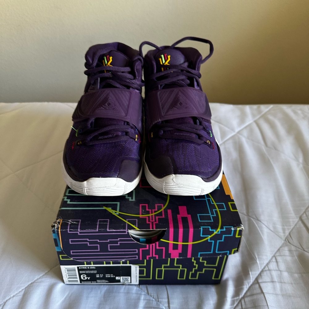 Nike Kyrie Irving Kids Purple Sneakers